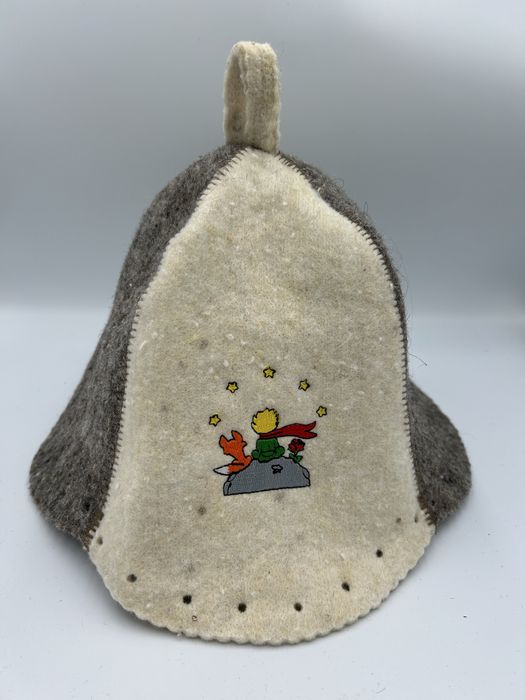 Czapka do sauny welniana. Haft mały ksiaże