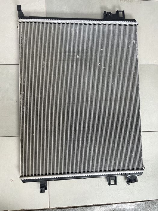 Радіатор Volvo 31684239