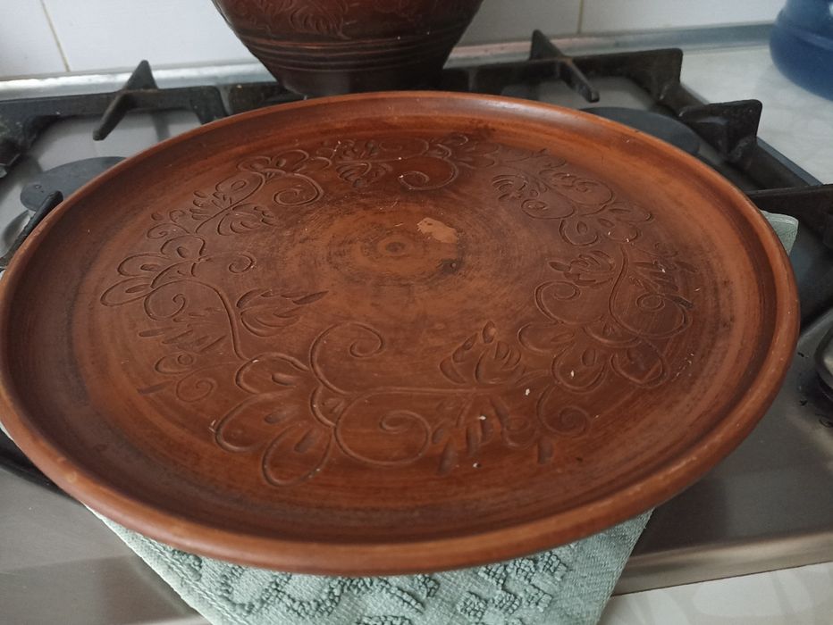 Сковорідки, тарілки