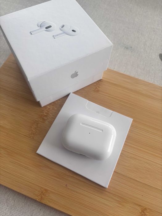 Oryginalne Apple AirPods Pro 2. generacji – Lightning – Pełny Zestaw