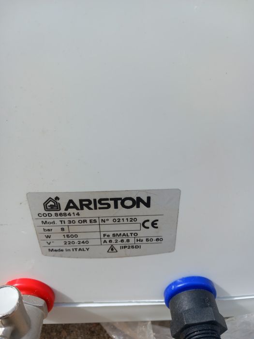 Termo acumudor ariston64862389838723122