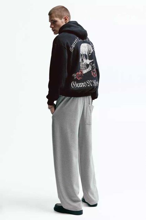 Чоловіче чорне худі Pull&Bear Guns N' Roses — Офіційна ліцензійна колекція — Rock Merch череп роза