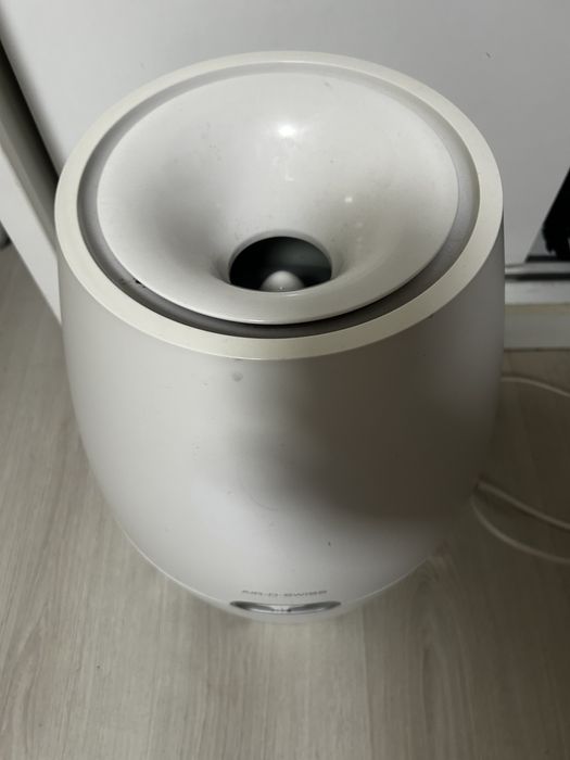 Зволожувач повітря  Boneco Air-O-Swiss E2441A.
