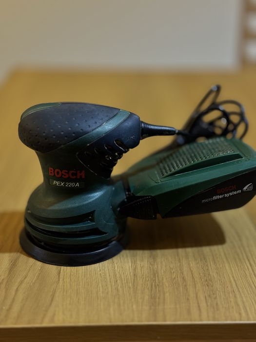 Lixadeira Excêntrica Bosch PEX 220 A – 220W, com caixa e manuais