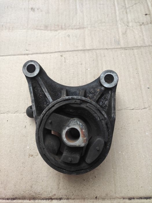 Подушка(опора)передня, двигуна Opel Astra H 1.9 CDTI  (Z19DTH)