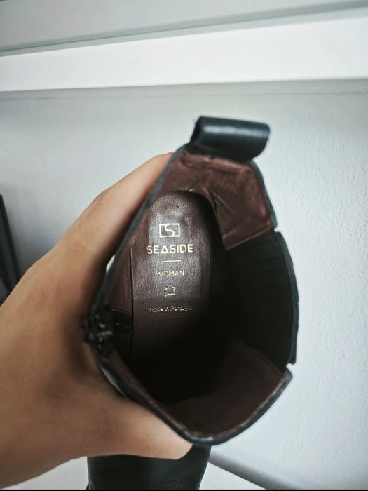 Botas de pele pretas da Seaside