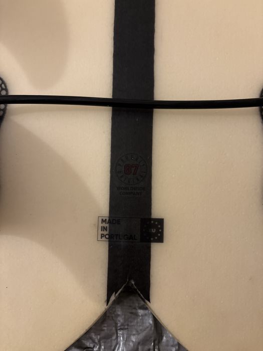 Prancha de surf Fishtail com duas quilhas (twin fin)