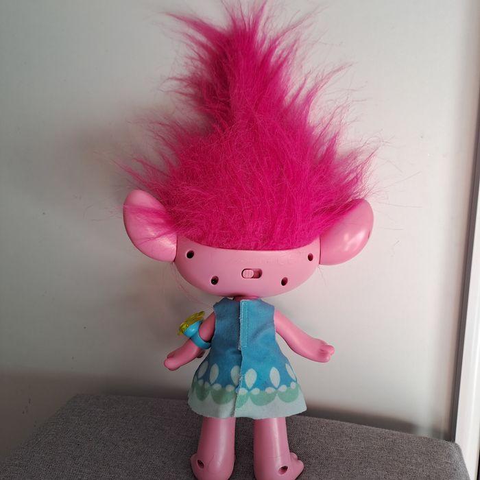 Іграшка hasbro троль співаюча трояндочка