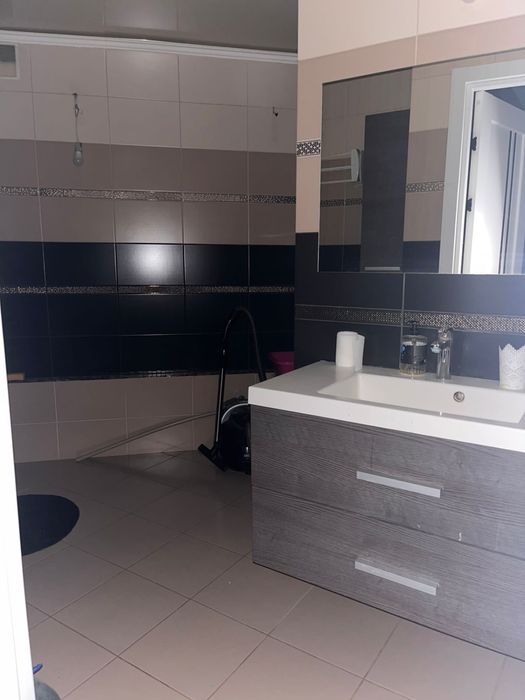 Продаж 2-кв 80 кв.м м.Бориспіль вул. Головатого.20