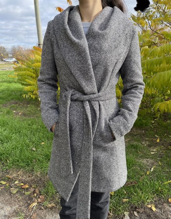 ТОРГ! Пальто з класним капюшоном