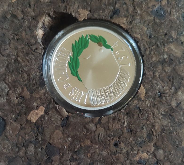 Moeda Comemorativa Proof Colorida - Luis de Camões - Prata