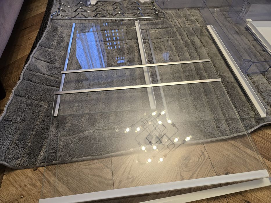 Szuflady i półki do lodówki Beko CNK321EC0A