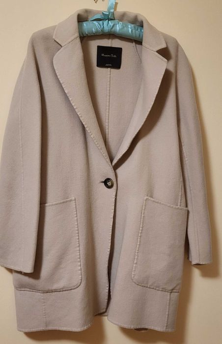 Beżowy płaszczyk z wełny od Massimo Dutti L