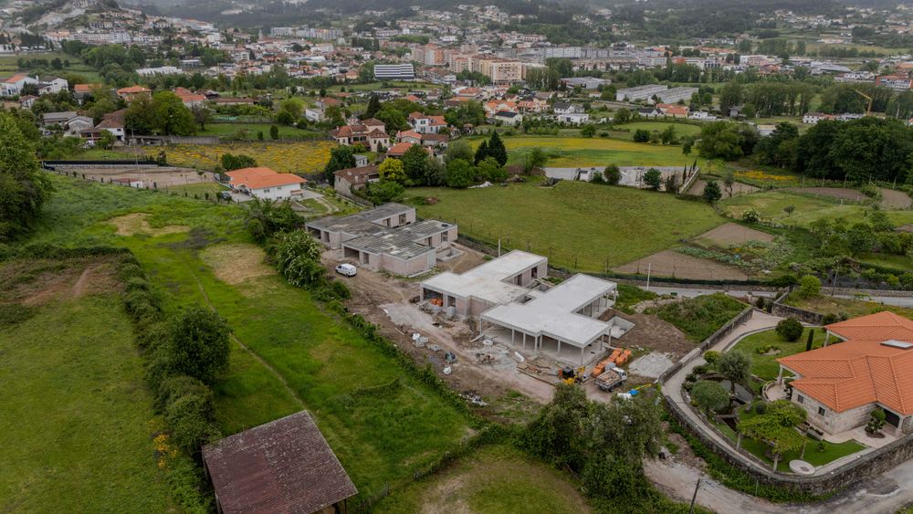 Moradia T3+1 Térrea  Luxo Povoa de Lanhoso