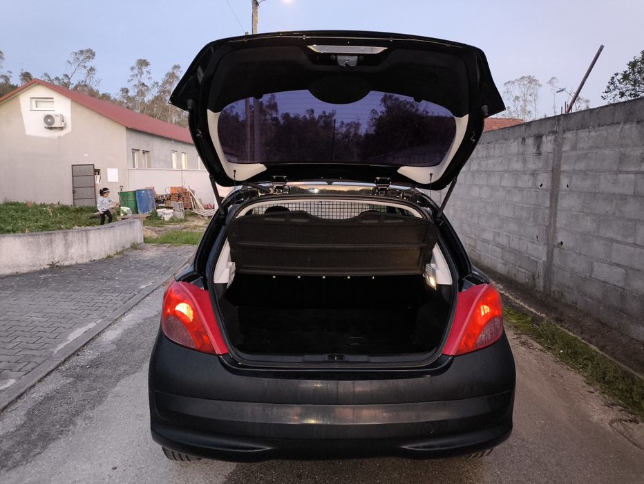 Peugeut 207      1,4 HDi diesel