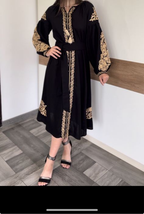 Вишита сукня, вишиванка чоловіча та жіноча