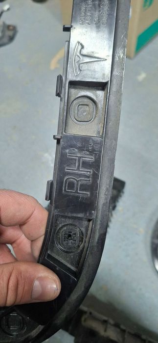 Крепление заднего бампера Tesla model 3