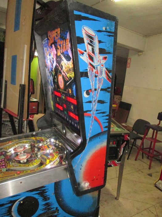 Maquina fliper como nova