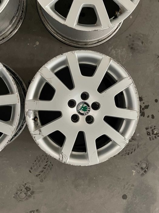 Jantes Originais Skoda Fabia vRS R16 5x100