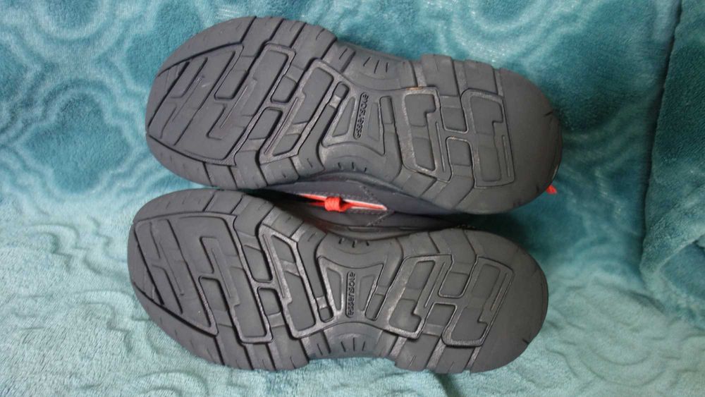 Buty trekingowe Quechua roz. 33 uniwersalne