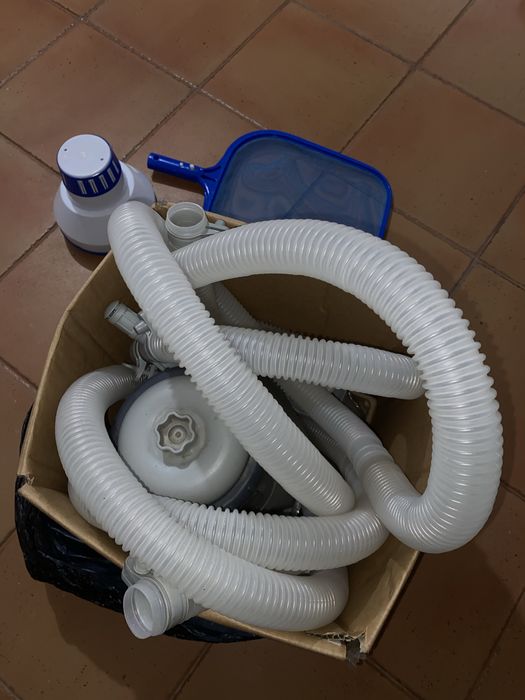 Bomba para piscina INTEX Easy Set + accesorios