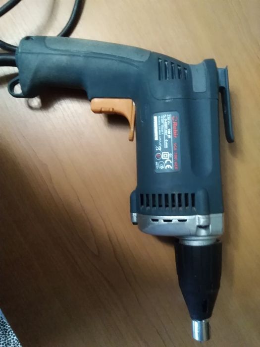 Шуруповёрт сетевой Rebir700вт.