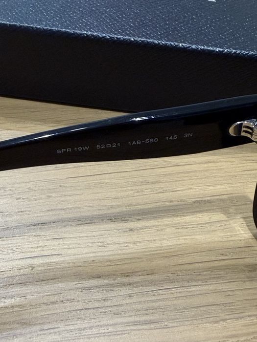 Okulary przeciwsłoneczne Prada – komplet, bardzo dobry stan