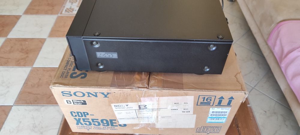 Sony cdp x559es  !!