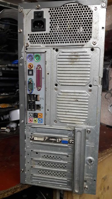 Системный блок Intel Core 2 Quadro Q8400 RAM 4Gb nvidia 210 (1gb)