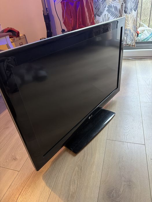 TV LG 32LK530 32’ z pilotem sprawny