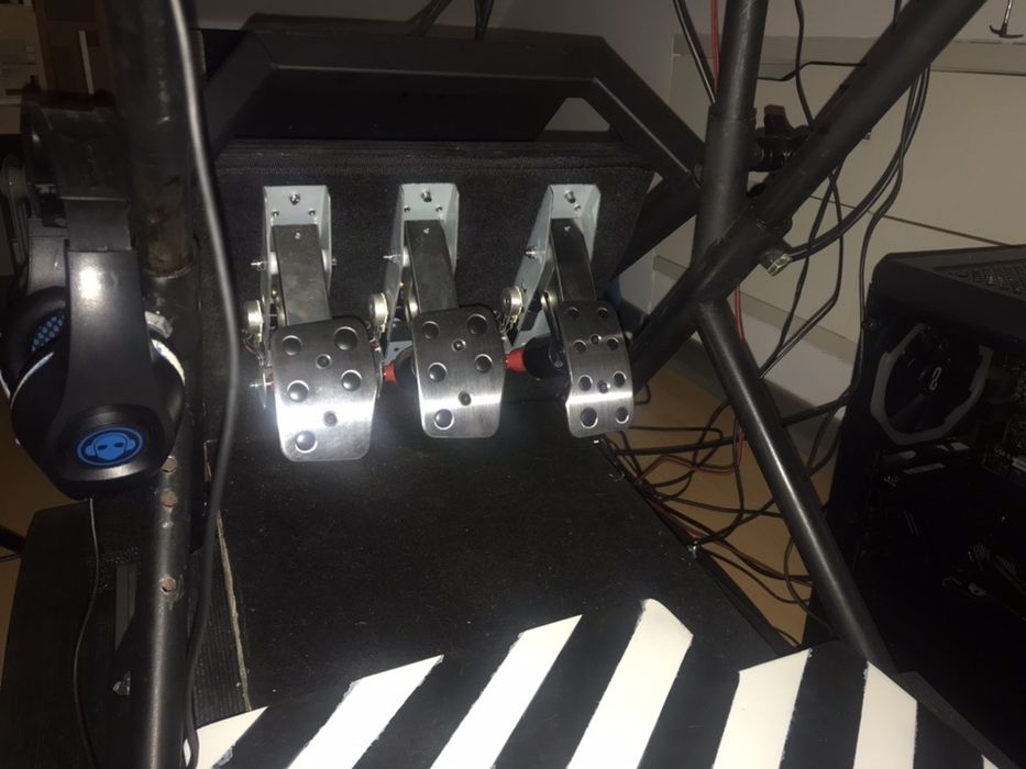 Simulador Playseat Obutto c/ Logitech G29, PC, Monitor