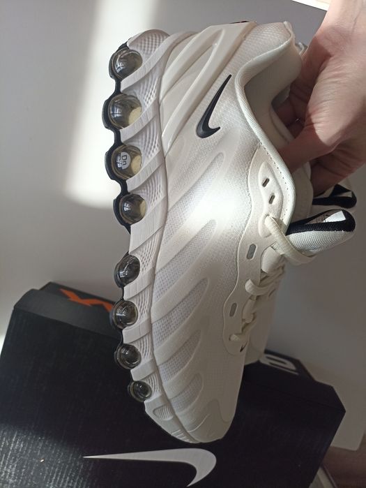 Białe Nike Air Max Dn8 rozmiar 42