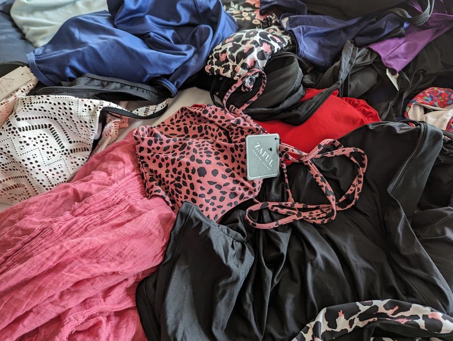 Paczka ok 60 sztuk kostiumów kąpielowych