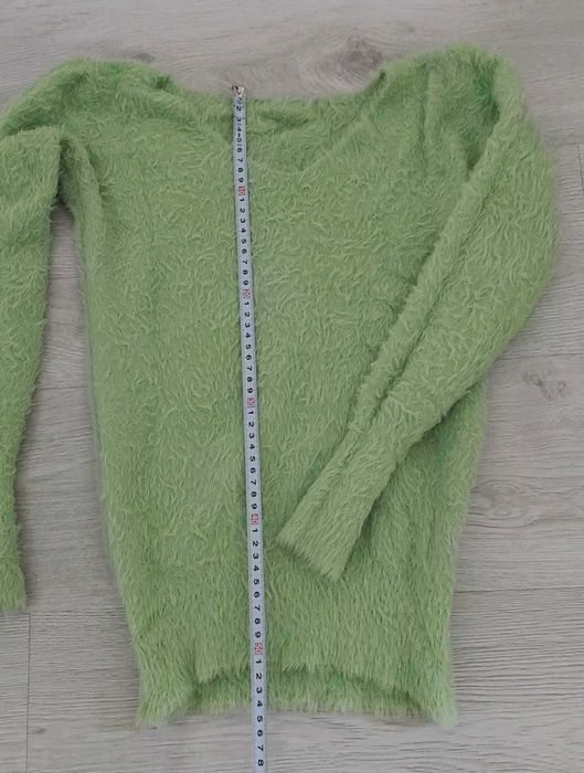 Seledynowy neonowy zielony sweterek XS/S miś włochacz puszysty lekki