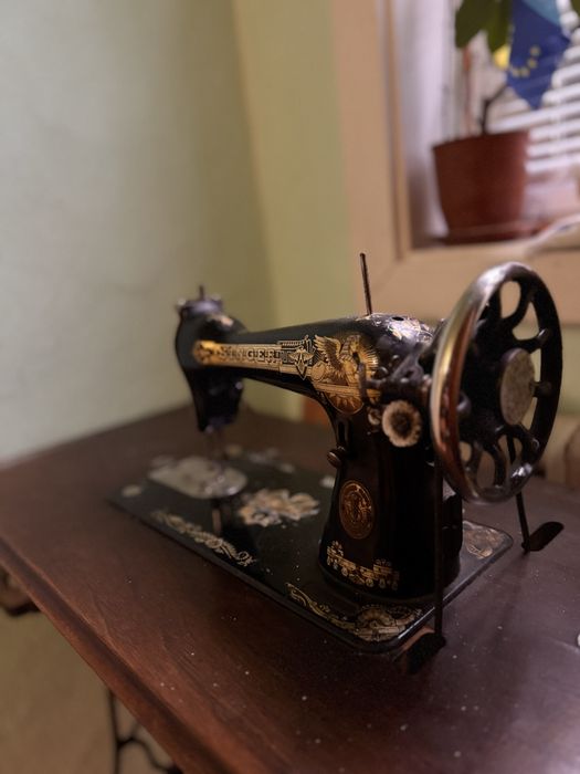 Швейна машина Singer
