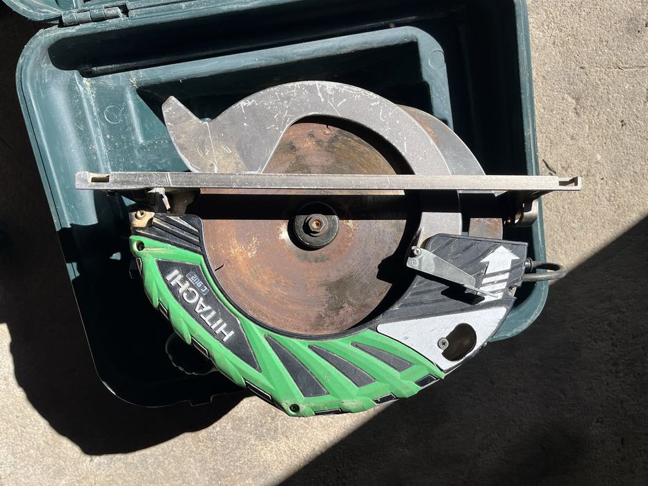 Serra Elétrica Circular HITACHI (235 mm)