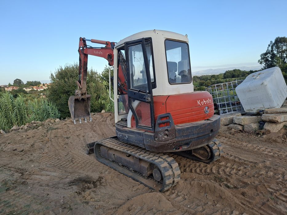 Mini giratória kubota 4t