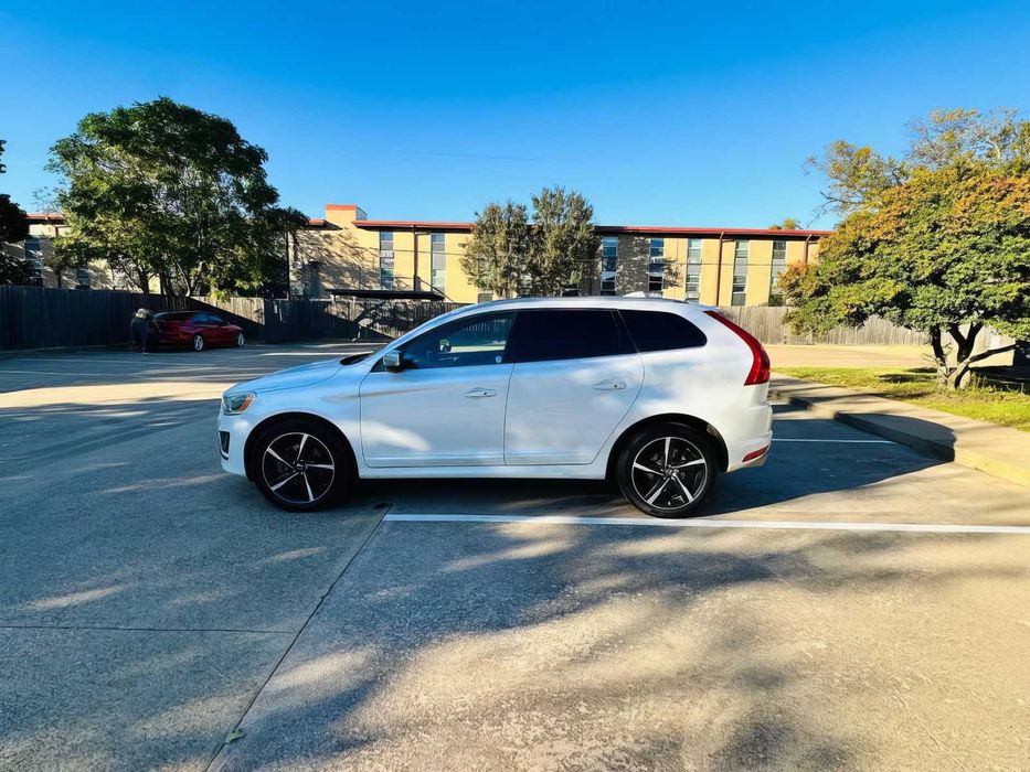 Volvo XC60      2015