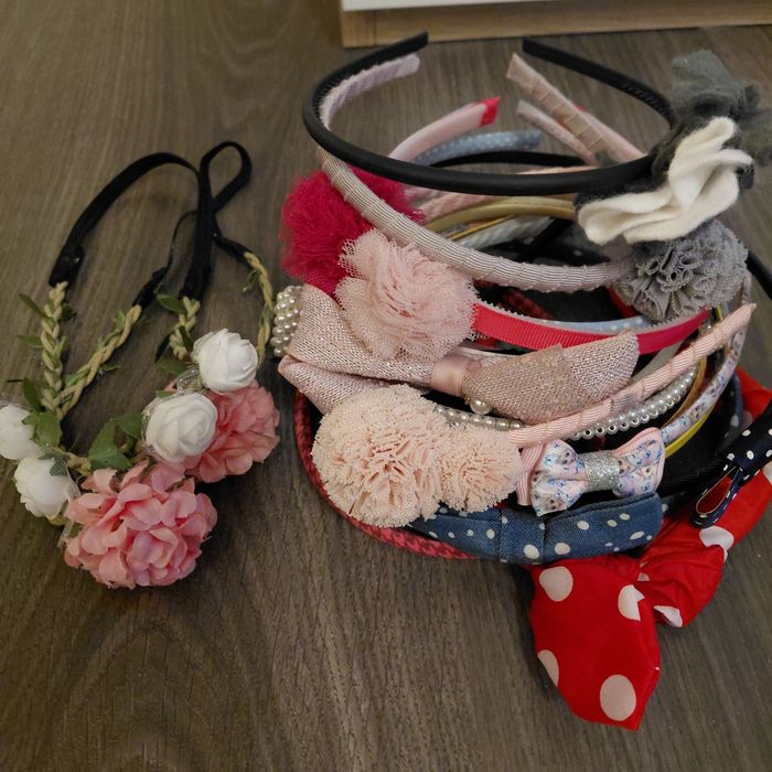 Zestaw 19 opasek dla dziewczynki opaska