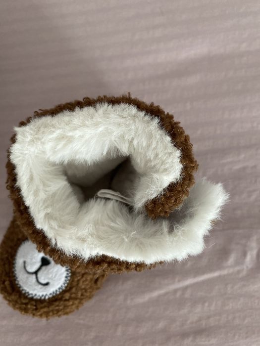 Botinha urso H&M - tamanho 18/19