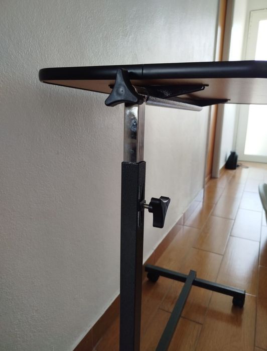 Mesa de apoio para cama ou cadeira