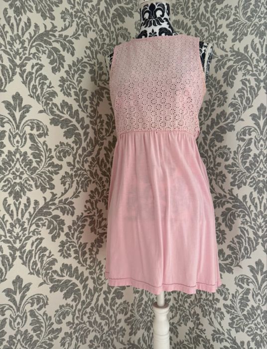 Sukienka rozowa azurowa