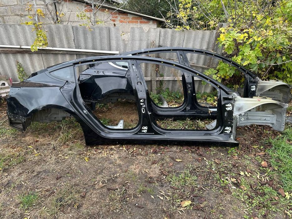 Четверть бочина заднее крыло Tesla Model 3
