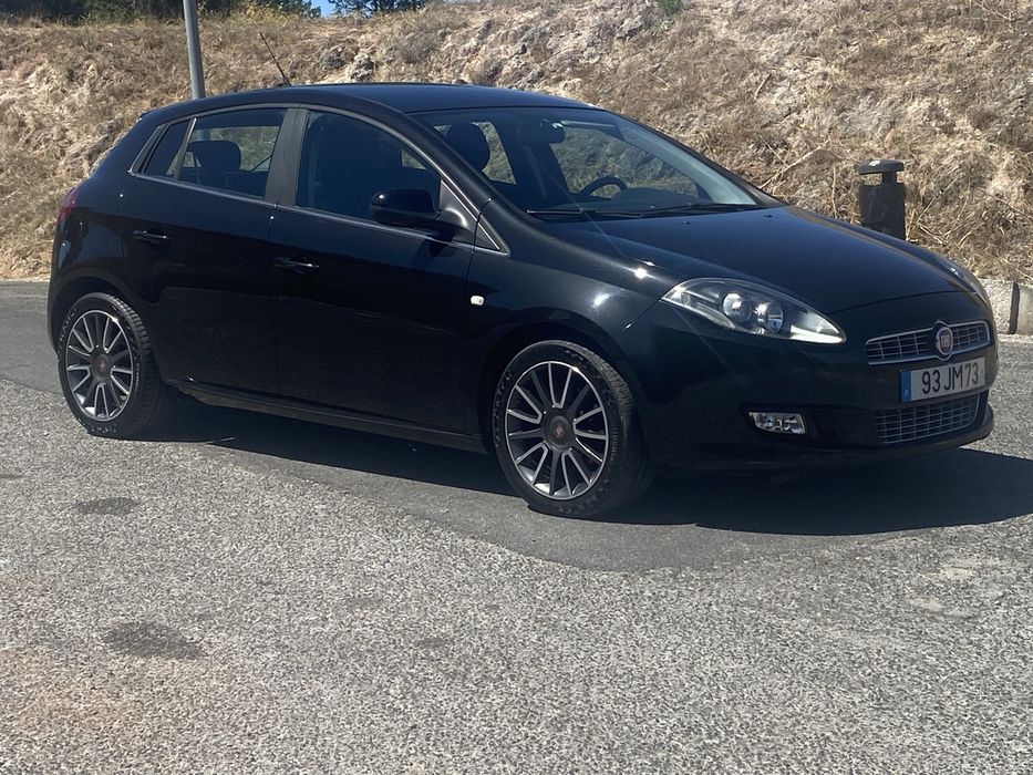 Poucos kms-economico