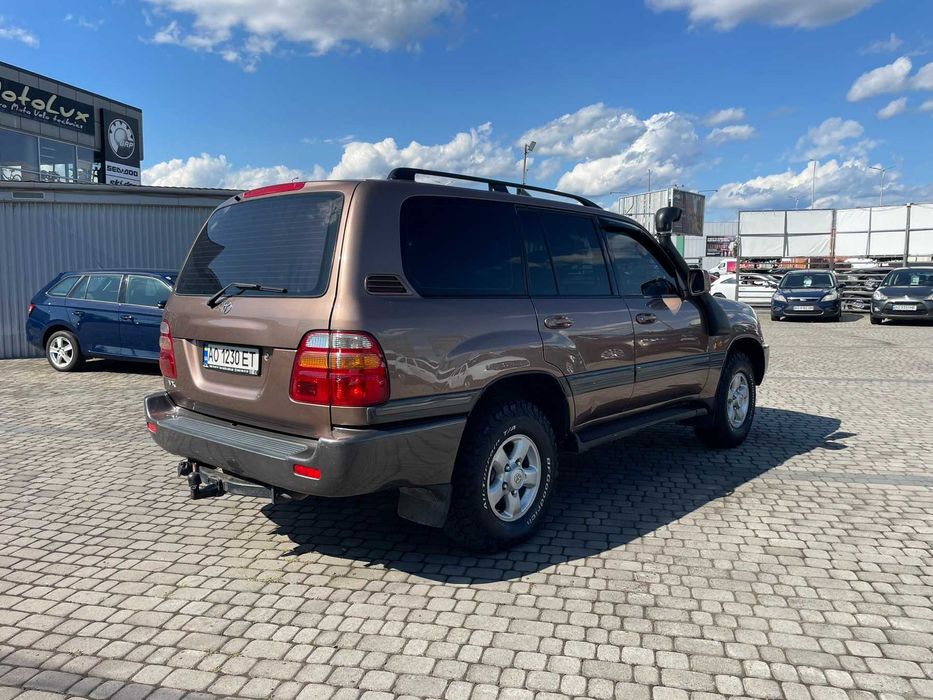Toyota Land Cruiser