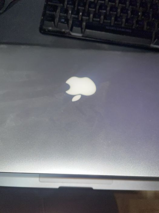 MacBook Pro 13" 2015 - Funciona a 100% (Ecrã Partido)