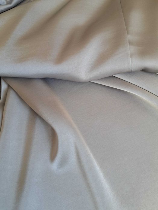 Spódnica satynowa Vero Moda [midi/maxi]