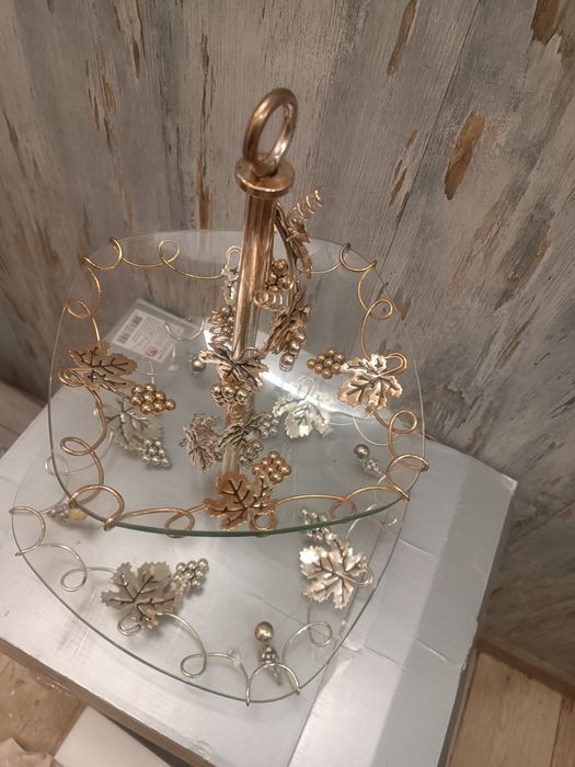 Щикарна фруктовниця для фуршета.