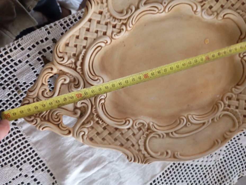 Travessa decorativa grande em cerâmica bege