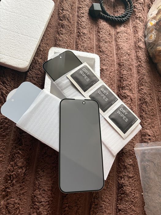 Продам три стекла на 16 айфон Apple iPhone